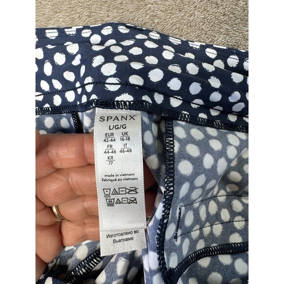 Spanx Sunshine Shorts, 10" Navy Printed Dot Size L,new - Picture 10 of 14